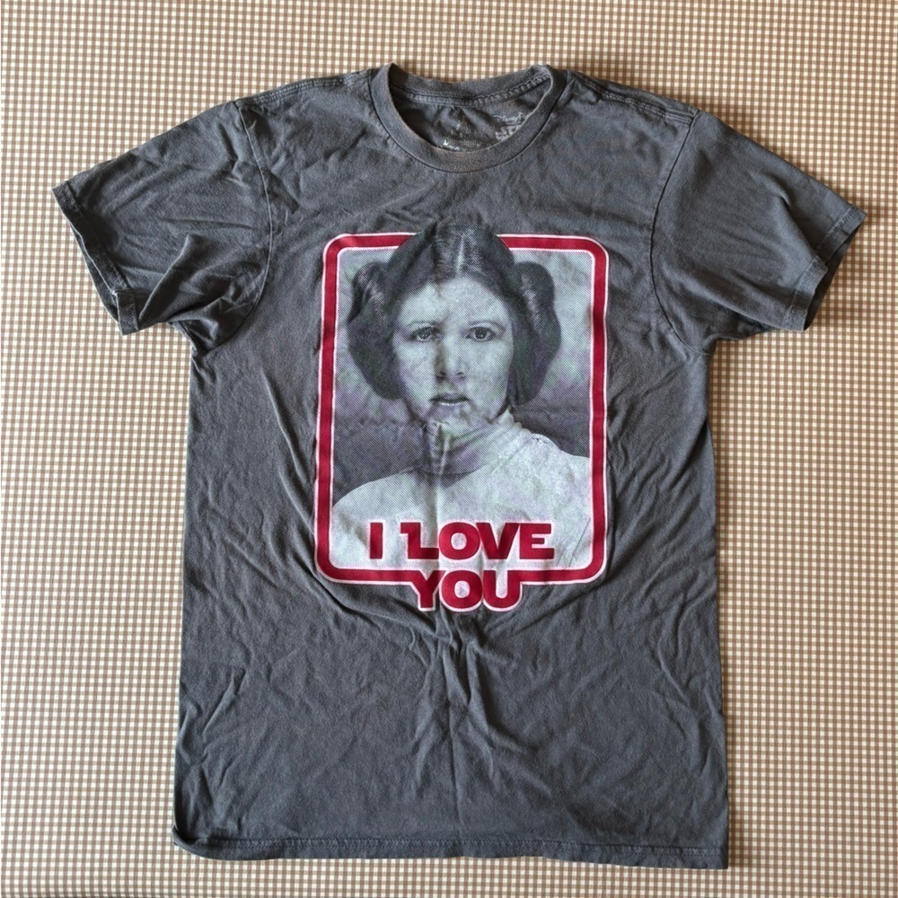 Disney Parks Star Wars Princess Leia I‎ love you short sleeve shirt. Size small